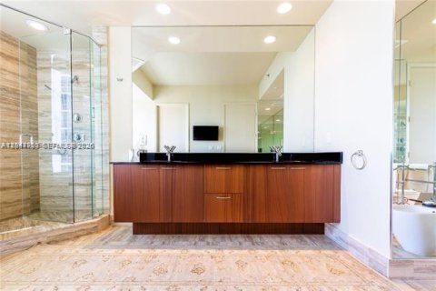 Copropriété à louer à Sunny Isles Beach, Floride: 2 chambres, 216.18 m2 № 2283171 - photo 20