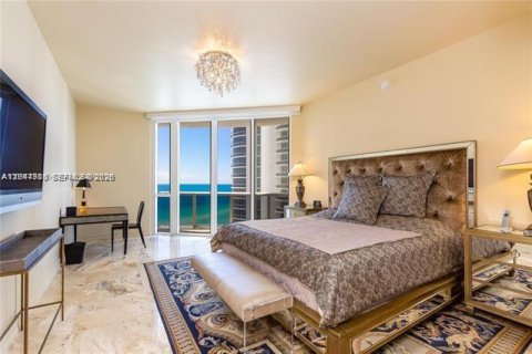 Copropriété à louer à Sunny Isles Beach, Floride: 2 chambres, 216.18 m2 № 2283171 - photo 15