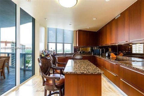 Copropriété à louer à Sunny Isles Beach, Floride: 2 chambres, 216.18 m2 № 2283171 - photo 12