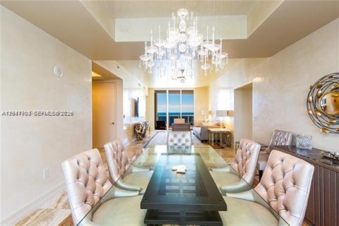 Copropriété à louer à Sunny Isles Beach, Floride: 2 chambres, 216.18 m2 № 2283171 - photo 6