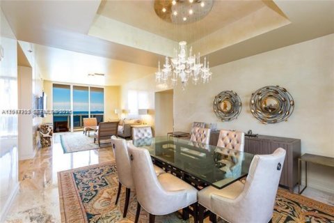 Copropriété à louer à Sunny Isles Beach, Floride: 2 chambres, 216.18 m2 № 2283171 - photo 3