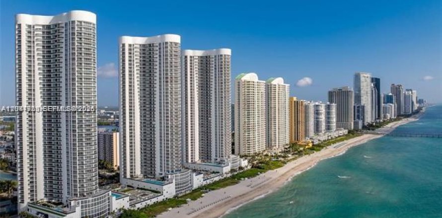 Condo à Sunny Isles Beach, Floride, 2 chambres  № 2283171