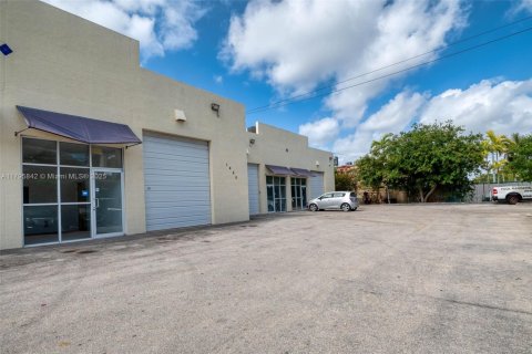 Immobilier commercial à vendre à North Miami, Floride № 1865483 - photo 1