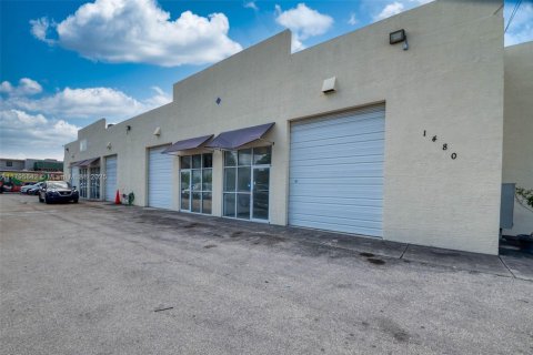 Immobilier commercial à vendre à North Miami, Floride № 1865483 - photo 19