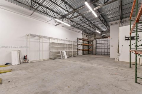 Immobilier commercial à vendre à North Miami, Floride № 1865483 - photo 10