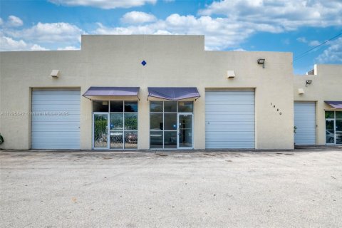 Immobilier commercial à vendre à North Miami, Floride № 1865483 - photo 2