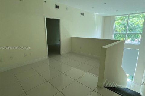 Condominio en venta en Miami, Florida, 2 dormitorios, 95.32 m2 № 2085699 - foto 21
