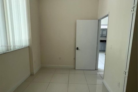Condominio en venta en Miami, Florida, 2 dormitorios, 95.32 m2 № 2085699 - foto 10