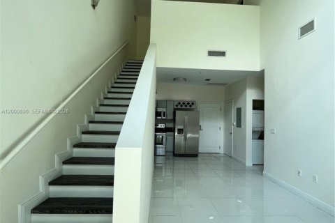 Condominio en venta en Miami, Florida, 2 dormitorios, 95.32 m2 № 2085699 - foto 13