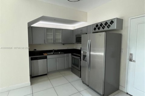 Condominio en venta en Miami, Florida, 2 dormitorios, 95.32 m2 № 2085699 - foto 11