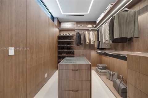 Купить виллу или дом в Майами, Флорида 6 спален, 993.03м2, № 2154833 - фото 18