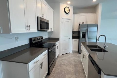 Casa en alquiler en Haines City, Florida, 3 dormitorios, 144.93 m2 № 1798225 - foto 8