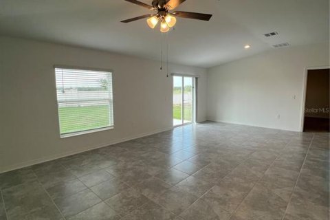 Casa en alquiler en Haines City, Florida, 3 dormitorios, 144.93 m2 № 1798225 - foto 12