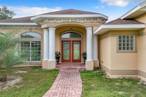 House in Bushnell, Florida 5 bedrooms, 359.25 sq.m. № 1371099 - photo 3