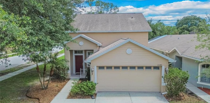 Villa ou maison à Land O' Lakes, Floride 4 chambres, 172.8 m2 № 2231669