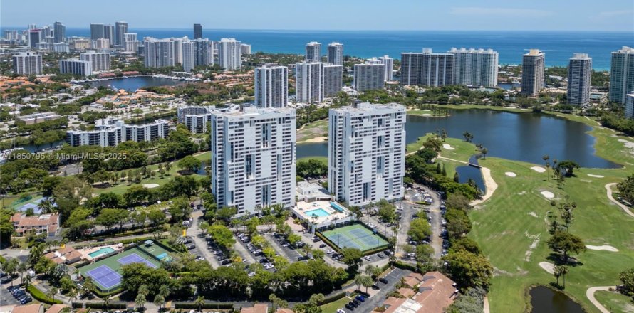 Condo in Aventura, Florida, 2 bedrooms  № 1961970