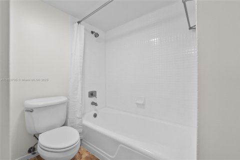 Condo in Aventura, Florida, 2 bedrooms  № 1961970 - photo 20