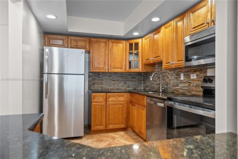 Condo in Aventura, Florida, 2 bedrooms  № 1961970 - photo 2