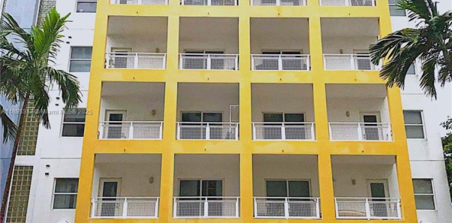 Condo in Miami, Florida, 2 bedrooms  № 2014228