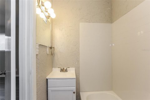 Casa en alquiler en Saint Petersburg, Florida, 3 dormitorios, 188.31 m2 № 1872866 - foto 12