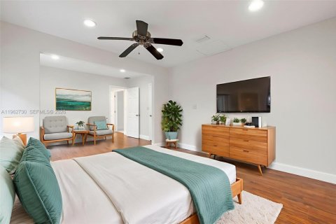 House in Davie, Florida 3 bedrooms, 183.85 sq.m. № 2040388 - photo 10