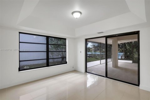 House in Davie, Florida 3 bedrooms, 183.85 sq.m. № 2040388 - photo 7