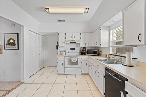 Villa ou maison à vendre à Tampa, Floride: 3 chambres, 166.67 m2 № 2151783 - photo 2