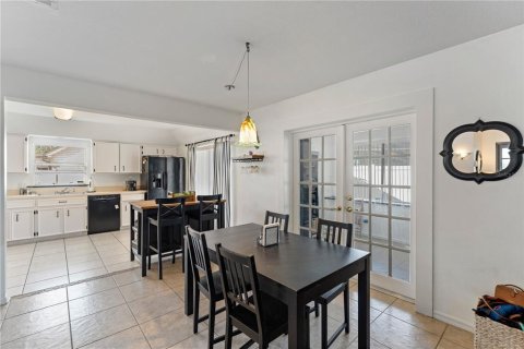 Villa ou maison à vendre à Tampa, Floride: 3 chambres, 166.67 m2 № 2151783 - photo 8