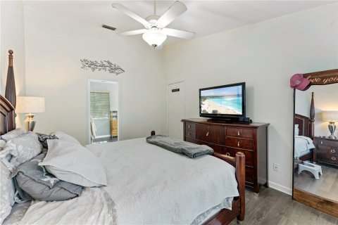 Villa ou maison à vendre à Tampa, Floride: 3 chambres, 166.67 m2 № 2151783 - photo 18