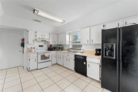 Villa ou maison à vendre à Tampa, Floride: 3 chambres, 166.67 m2 № 2151783 - photo 13