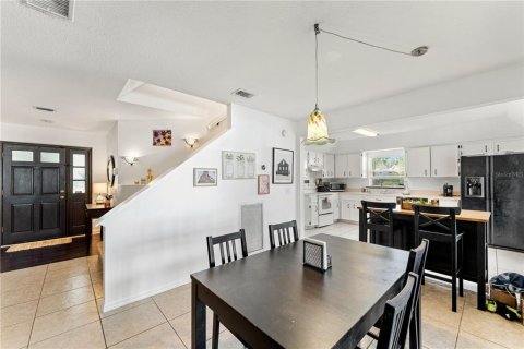 Villa ou maison à vendre à Tampa, Floride: 3 chambres, 166.67 m2 № 2151783 - photo 9