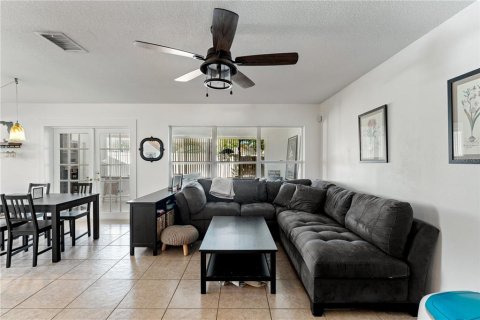 Villa ou maison à vendre à Tampa, Floride: 3 chambres, 166.67 m2 № 2151783 - photo 6