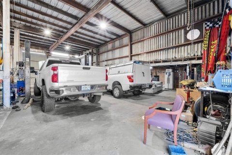 Commercial property in Cape Coral, Florida № 2073566 - photo 19