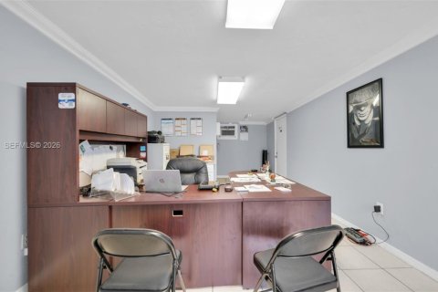 Commercial property in Cape Coral, Florida № 2073566 - photo 24