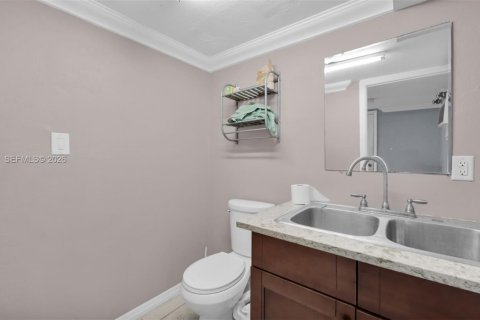 Commercial property in Cape Coral, Florida № 2073566 - photo 27