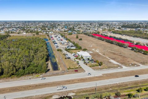 Commercial property in Cape Coral, Florida № 2073566 - photo 3