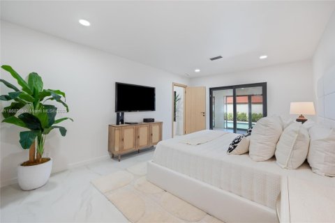 House in Fort Lauderdale, Florida 3 bedrooms, 215.81 sq.m. № 1887736 - photo 10