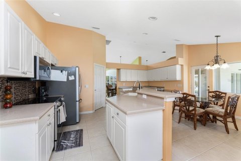 House in Rotonda, Florida 3 bedrooms, 194.35 sq.m. № 1425847 - photo 13