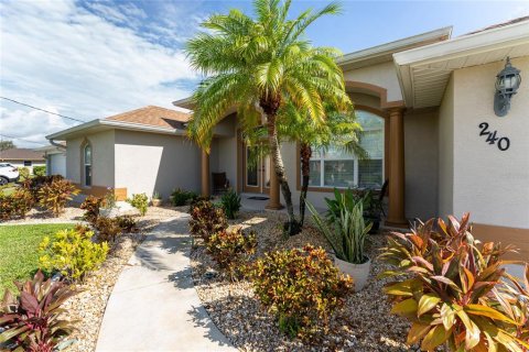 House in Rotonda, Florida 3 bedrooms, 194.35 sq.m. № 1425847 - photo 3