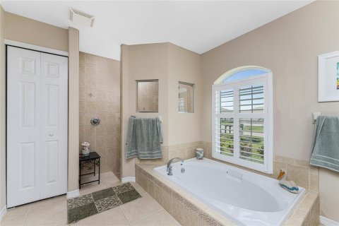 House in Rotonda, Florida 3 bedrooms, 194.35 sq.m. № 1425847 - photo 28