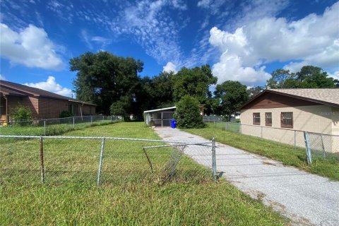 Apartment in Lakeland, Florida 3 bedrooms, 62.43 sq.m. № 2378307