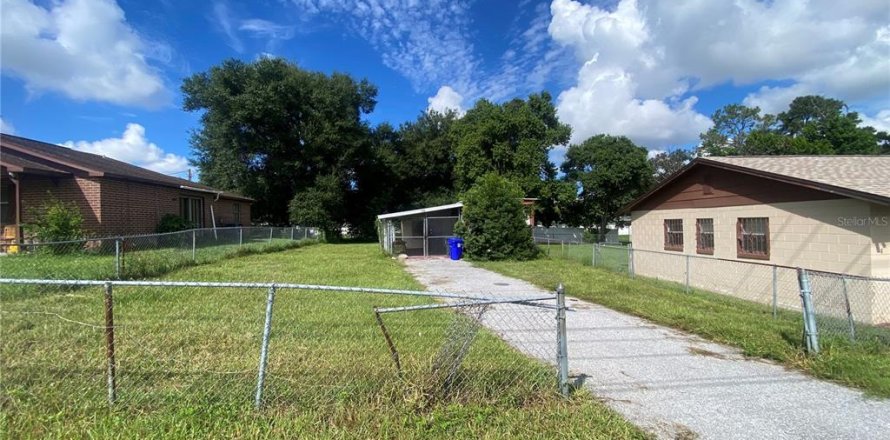 Apartment in Lakeland, Florida 3 bedrooms, 62.43 sq.m. № 2378307