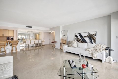 Copropriété à vendre à Fort Lauderdale, Floride: 3 chambres, 200.76 m2 № 2078090 - photo 24