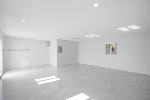 Casa en venta en Hialeah, Florida, 4 dormitorios, 156.91 m2 № 1710458 - foto 23