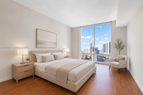 Condo in Hallandale Beach, Florida, 2 bedrooms № 2262539 - photo 9