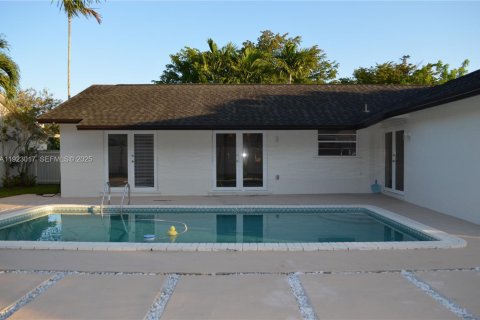 Villa ou maison à louer à Miami, Floride: 3 chambres, 156.08 m2 № 1976774 - photo 23