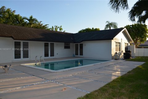 Villa ou maison à louer à Miami, Floride: 3 chambres, 156.08 m2 № 1976774 - photo 22