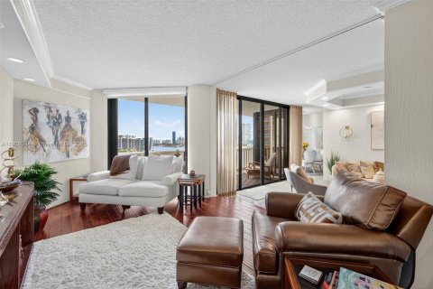 Condo in Aventura, Florida, 2 bedrooms  № 1966317 - photo 18