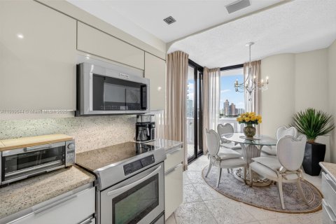 Condo in Aventura, Florida, 2 bedrooms  № 1966317 - photo 30