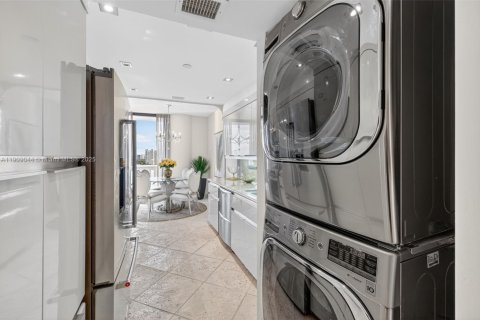 Condo in Aventura, Florida, 2 bedrooms  № 1966317 - photo 28